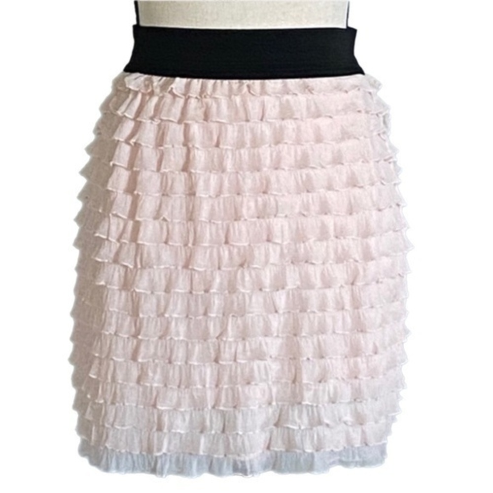KIMCHI BLUE light pink elastic waist, ruffled layers skirt in size Small. EUC